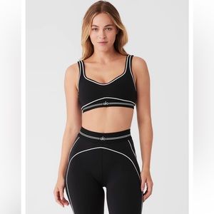 ALO YOGA SET | Airbrush Heart Throb Bra| Airbrush High-Waist Heart Throb Legging